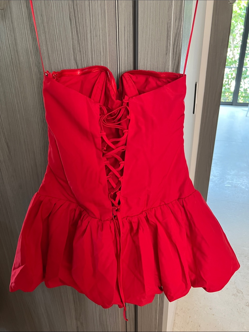 NWT REVOLVE Australia SHOWPO Seraphina strapless red bubble hem mini dress US 4 - Picture 4 of 11